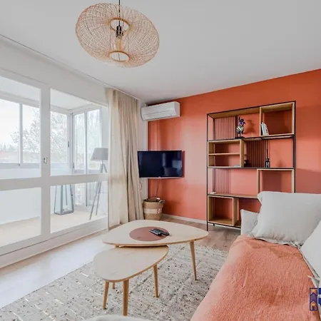 Le Chic - Cosy With Spacious Veranda * Perpiñán