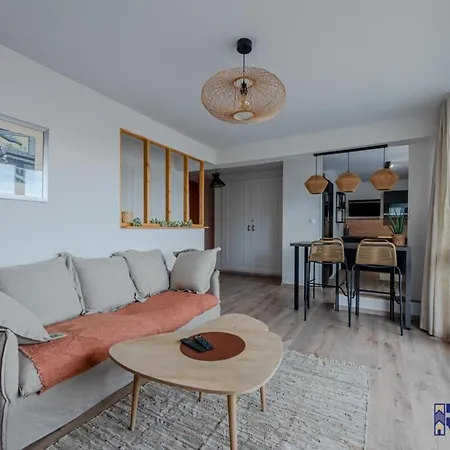 Le Chic - Cosy With Spacious Veranda Perpiñán
