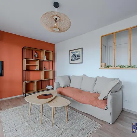 Apartamento Le Chic - Cosy With Spacious Veranda