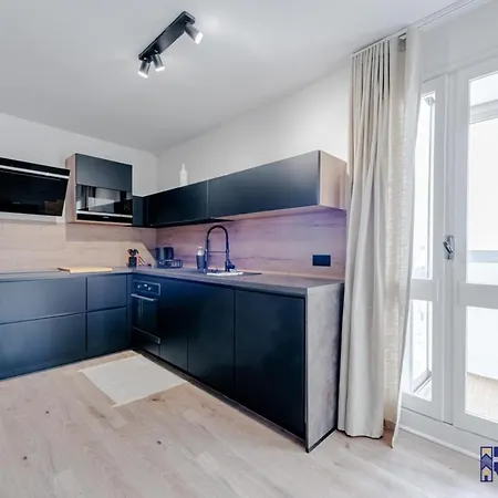 Le Chic - Cosy With Spacious Veranda Apartamento *