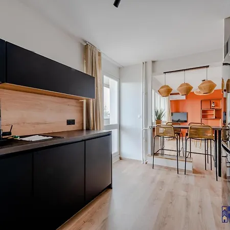 Le Chic - Cosy With Spacious Veranda Apartamento