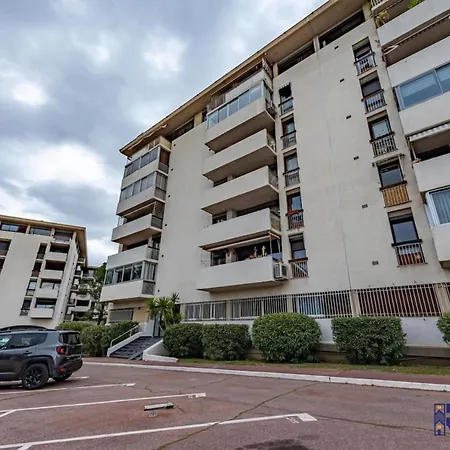 Le Chic - Cosy With Spacious Veranda Apartamento Perpiñán